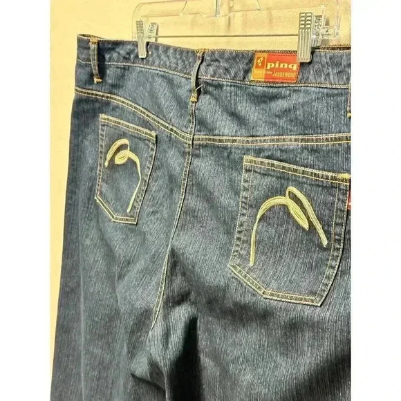 PINQ Women’s Authentic Demin Blue Jean Size 20 With Embroidery’s On Back Pockets - Picture 5 of 10